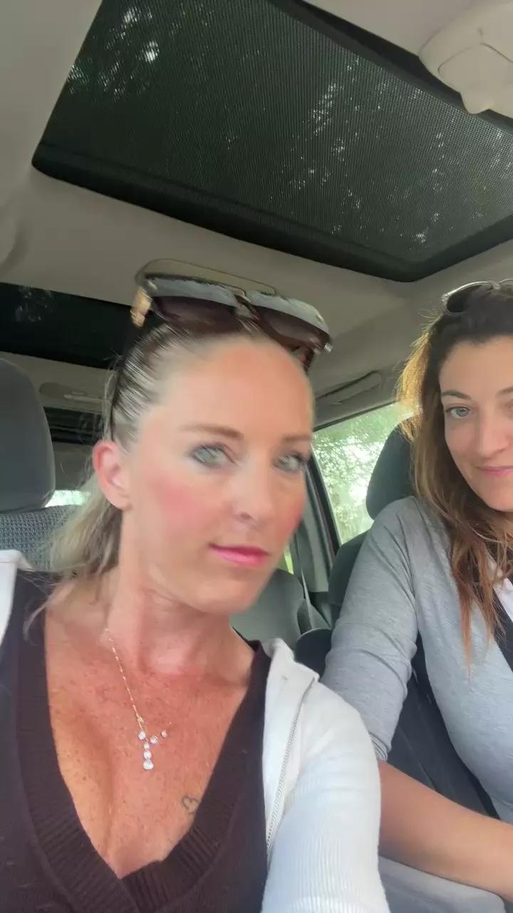 Aurbeaureal webcams show profile image 