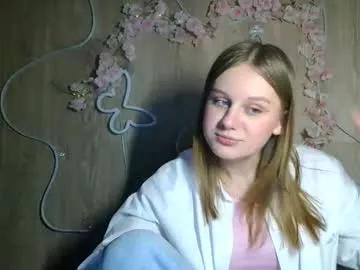 kissisabella from Chaturbate