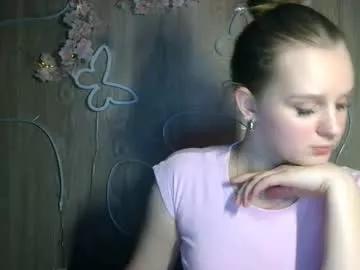 kissisabella from Chaturbate