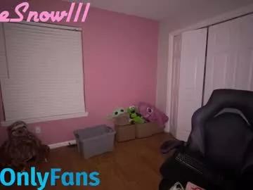 kyliesnowxxx from Chaturbate is Freechat