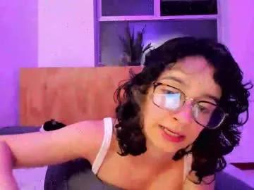 petitee_lunna from Chaturbate is Freechat