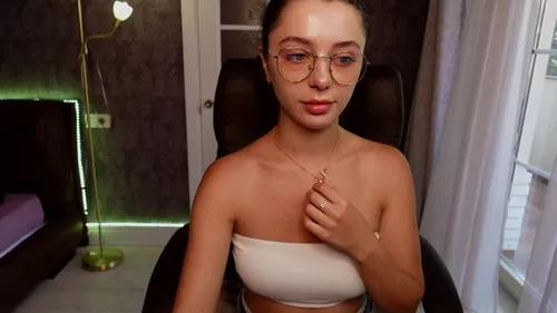 dinacandy from Cherry is Freechat