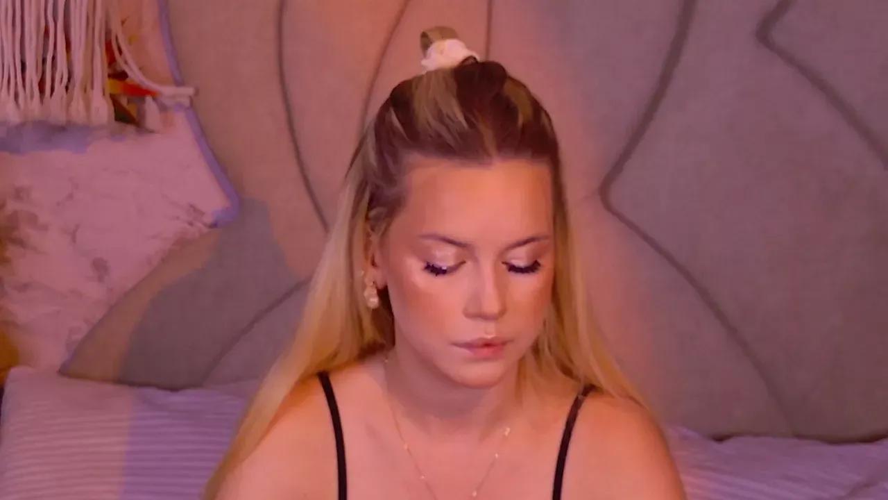 Photos of gertrudedawson from Cherry is Freechat