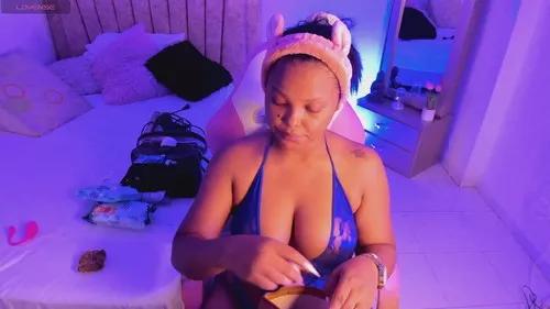 laurinmonroe from Cherry is Freechat