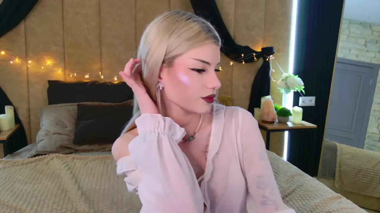lindareacher from Cherry is Freechat