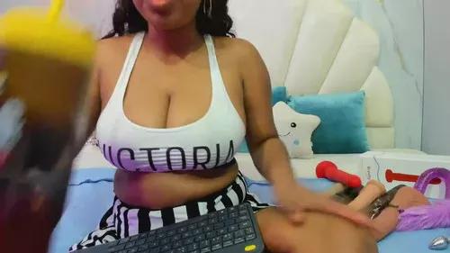 lizziewilliams from Cherry is Freechat