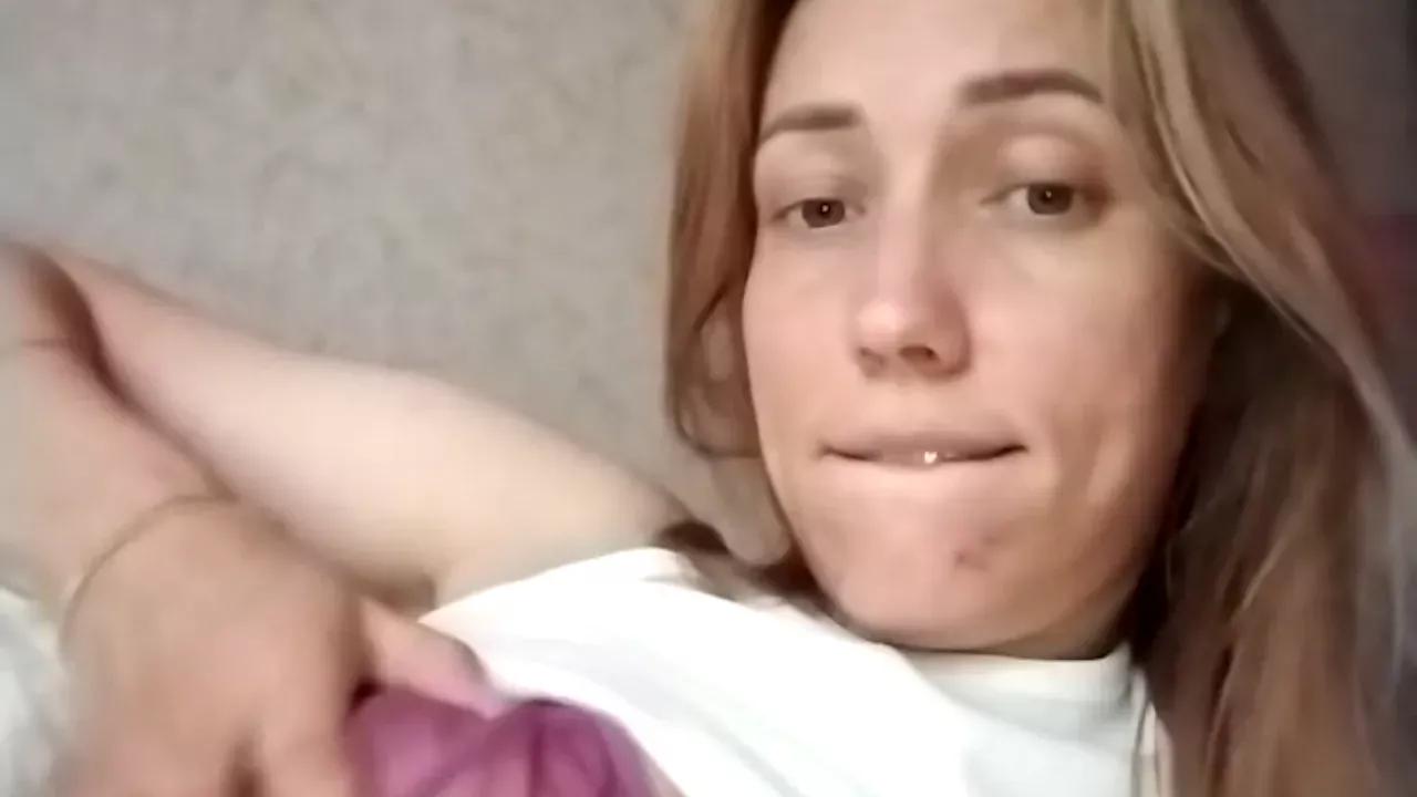 lollabunny from Cherry is Freechat