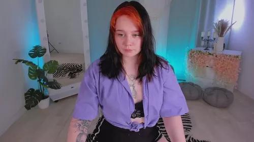lunalunaa from Cherry is Freechat