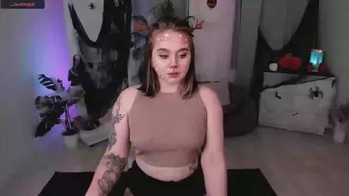 lunalunaa from Cherry is Freechat