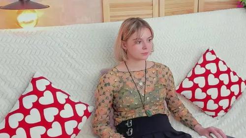 miukitty from Cherry is Freechat