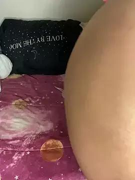 -Maya-- from StripChat is Freechat