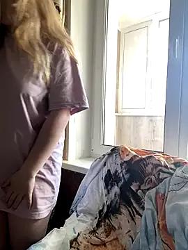 -MimmiLissa- from StripChat is Freechat