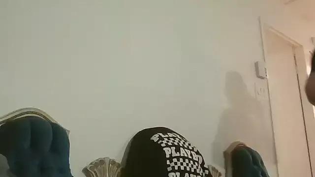 -SandySquirt- from StripChat is Freechat