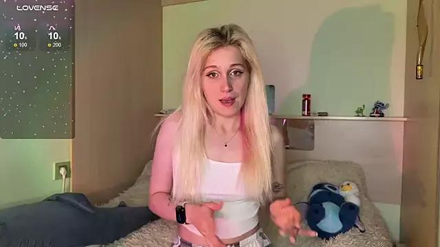 _Annabel_Myr_ from StripChat is Freechat