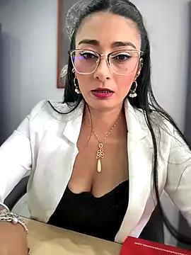 _Bella-Office1 from StripChat is Freechat