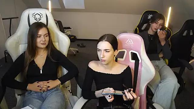 Teen sex cams free adult cams: check-out the satisfaction of conversing and c2c with our stunning models, who will teach you all about seduction and dreams with their smoking hot shapes.