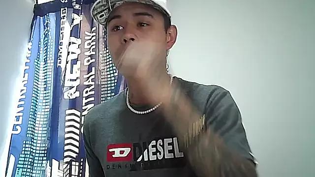 _Logan_Colton_ from StripChat is Freechat