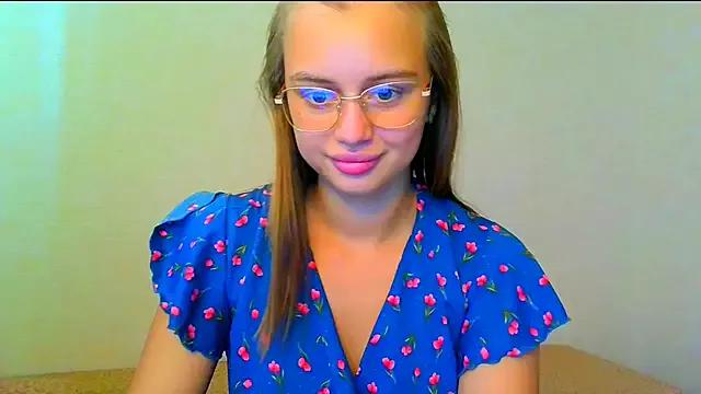 _tulipI8_Jess_beautiful from StripChat is Freechat