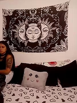 abby_n_emily from StripChat is Freechat