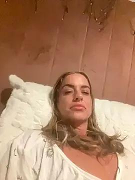 Addictive-Annie26 from StripChat is Freechat