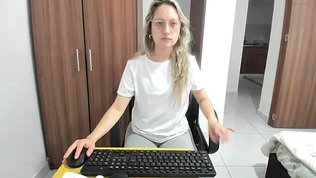 Teen sex cams free adult cams: check-out the satisfaction of conversing and c2c with our stunning models, who will teach you all about seduction and dreams with their smoking hot shapes.