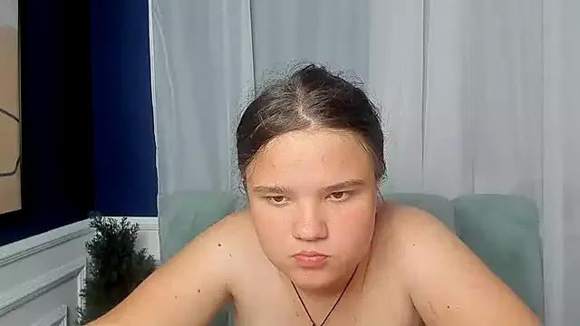 AdeleCruz from StripChat is Freechat