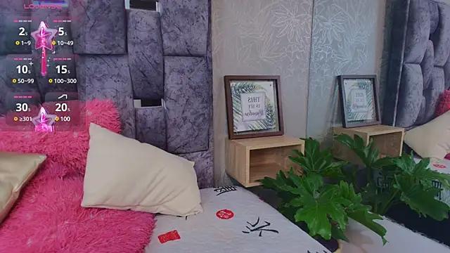 aisha_8_ from StripChat is Freechat