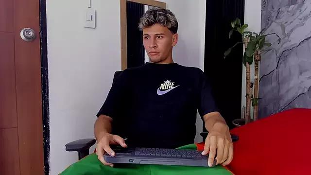 Teen sex cams free adult cams: check-out the satisfaction of conversing and c2c with our stunning models, who will teach you all about seduction and dreams with their smoking hot shapes.