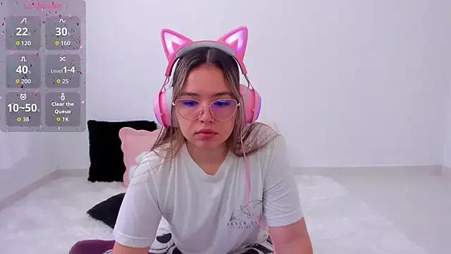 Alana_Banana_ from StripChat is Freechat