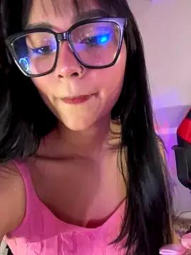 AlannaDollx from StripChat is Freechat