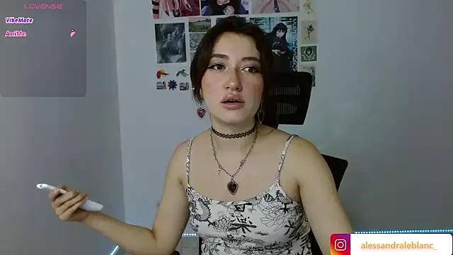 AlessandraLB from StripChat is Freechat