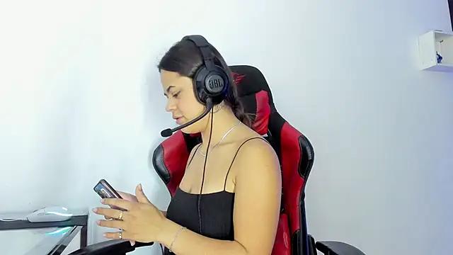 AlexaYChris from StripChat is Freechat