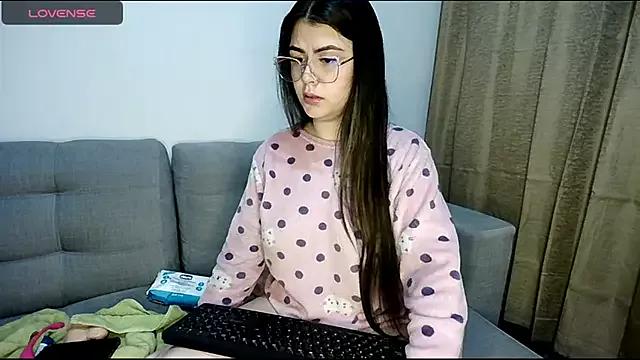 Alexxa_12 from StripChat is Freechat
