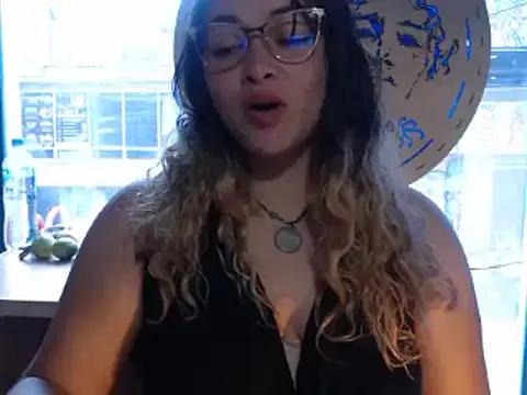 AliaGarcia_ from StripChat is Freechat