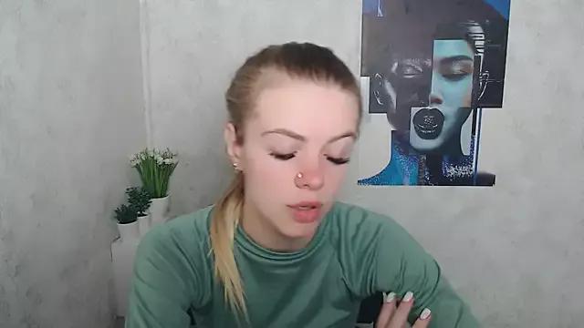 AliceFlirtt_ from StripChat is Freechat