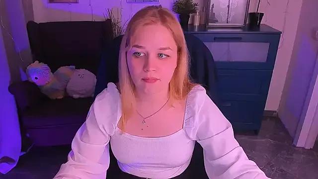 AlicePopsy from StripChat is Freechat