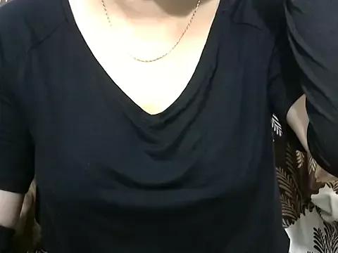 Alora_queen1 from StripChat is Freechat