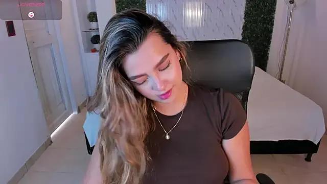 ambarcarterr from StripChat is Freechat