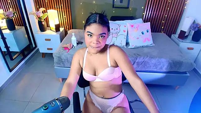 amber_colline from StripChat is Freechat