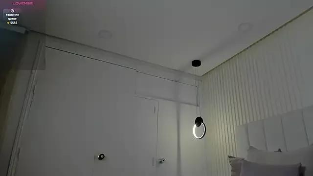 amira_sanz from StripChat is Freechat