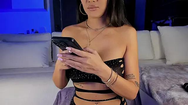 AmiraaLuxe from StripChat is Freechat