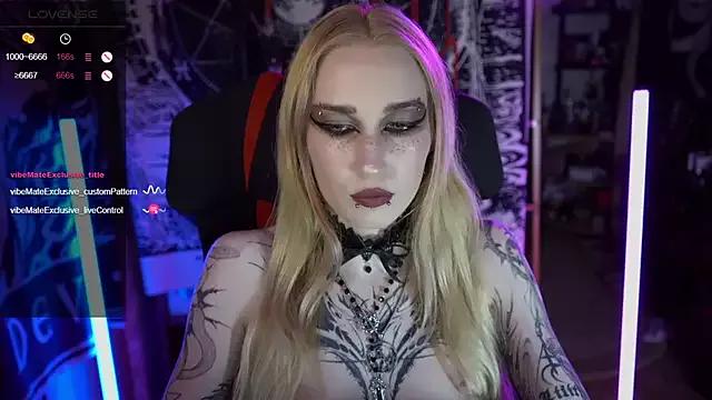 amywhitenessxx from StripChat is Freechat