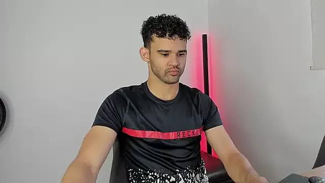 andrewChris_ from StripChat is Freechat