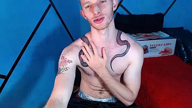 Photos of andrewxbi from StripChat is Freechat