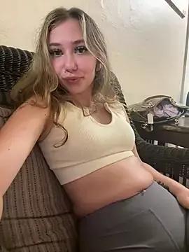 angelicasn0w from StripChat is Freechat