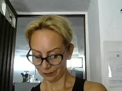 angelycute from StripChat is Freechat