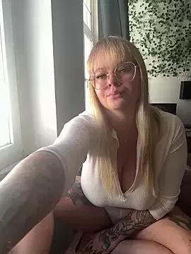 AnnaLenaaa from StripChat is Freechat