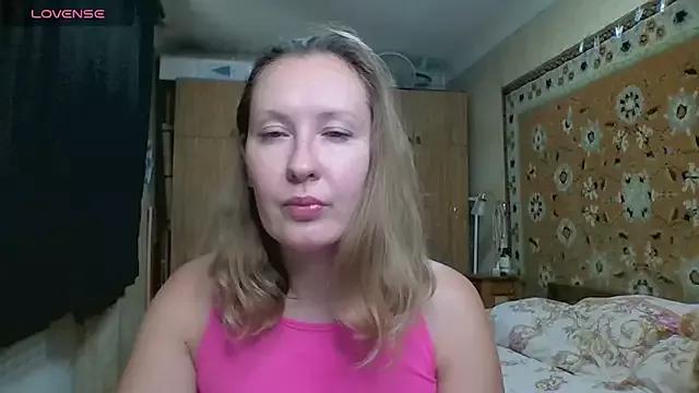 AnnaXLovers from StripChat is Freechat