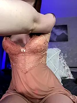 AnnSweetie from StripChat is Freechat