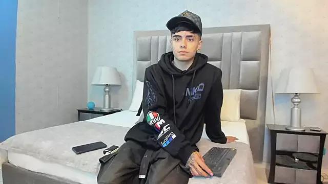 AnthonyRivers from StripChat is Freechat